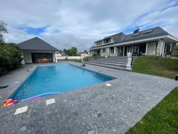 Dpt Hautes Pyrénées (65), à vendre TARBES maison P12