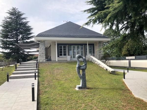 Dpt Hautes Pyrénées (65), à vendre TARBES maison P12