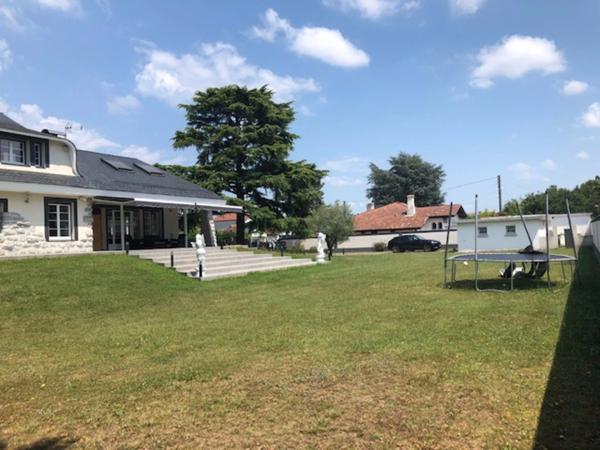 Dpt Hautes Pyrénées (65), à vendre TARBES maison P12