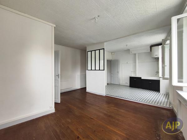 Location appartement Pauillac : 700 € - AJP Pauillac Immobilier