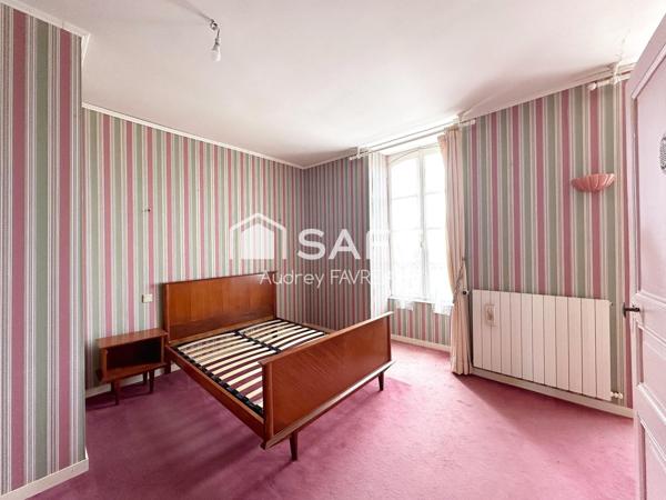 Ancienne école de 185m2, 4 chambres,jardin,garage