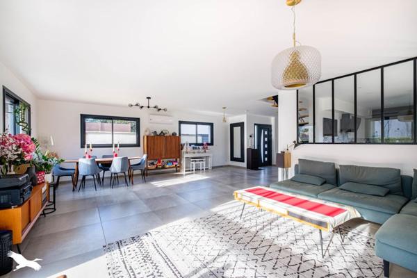 Maison à vendre |  Saint-Priest |  5 pièces | 163 m²