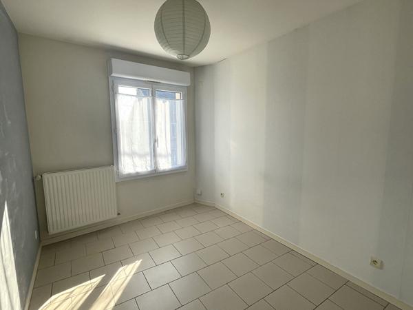 "APPARTMENT LA FLECHE 2 PIECES 48M2"