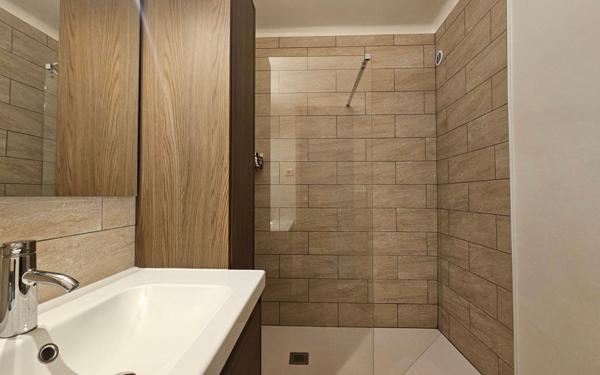 Appartement à vendre    3 pièces • 68 m2 Salon-de-Provence