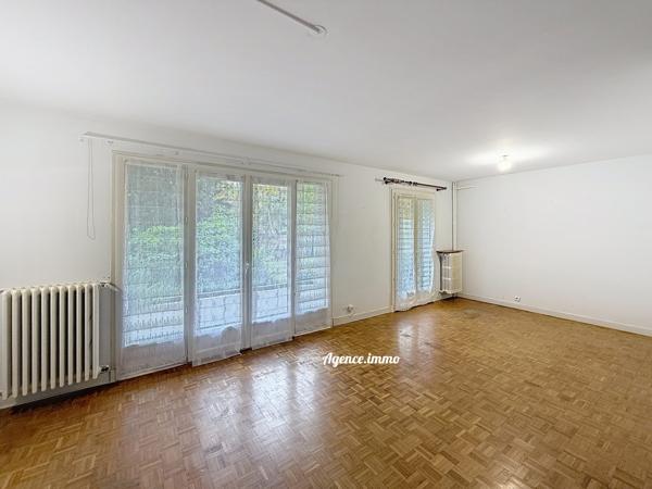 À vendre - Appartement, 5 pièces situé à Joué-lès-Tours (37300)