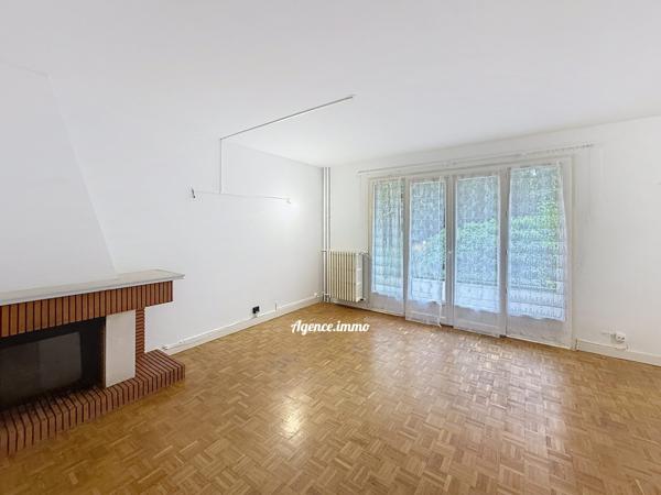 À vendre - Appartement, 5 pièces situé à Joué-lès-Tours (37300)