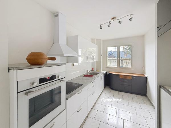 À vendre - Appartement, 5 pièces situé à Joué-lès-Tours (37300)