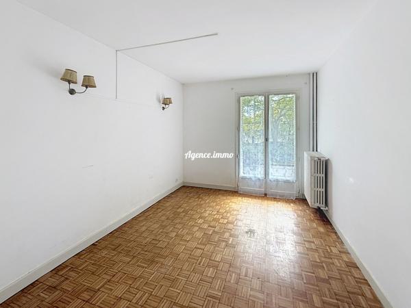 À vendre - Appartement, 5 pièces situé à Joué-lès-Tours (37300)