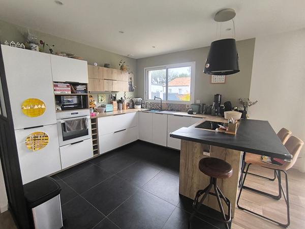 Maison récente de plain-pied . Quartier recherché proche collège