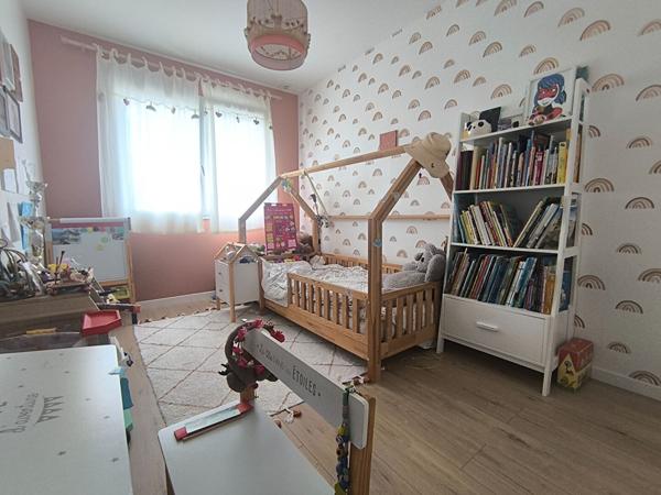 Maison récente de plain-pied . Quartier recherché proche collège