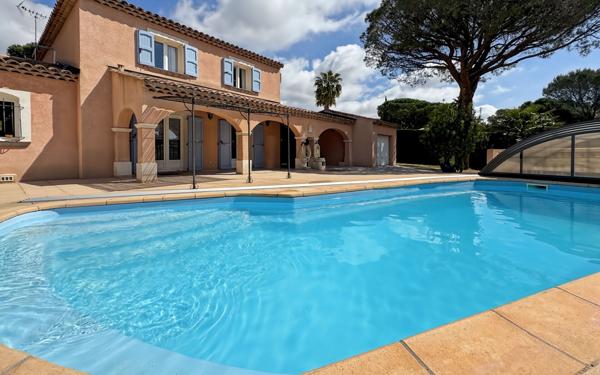 Maison à vendre    5 pièces • 13 754 m2 Saint-Raphaël