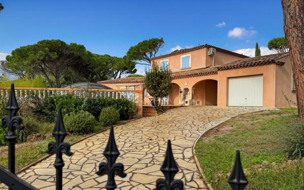 Maison à vendre    5 pièces • 13 754 m2 Saint-Raphaël