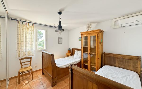 Maison à vendre    5 pièces • 13 754 m2 Saint-Raphaël