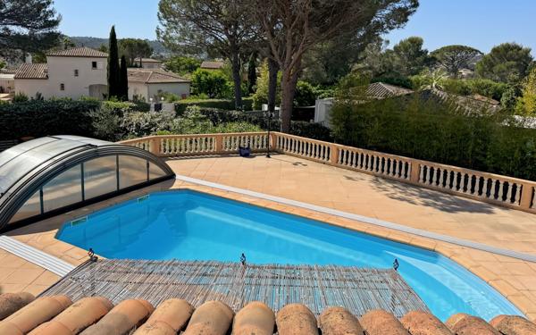 Maison à vendre    5 pièces • 13 754 m2 Saint-Raphaël