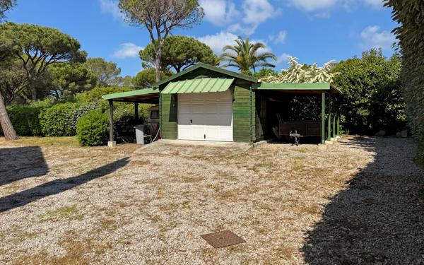 Maison à vendre    5 pièces • 13 754 m2 Saint-Raphaël