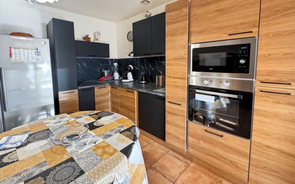 Maison à vendre    5 pièces • 13 754 m2 Saint-Raphaël