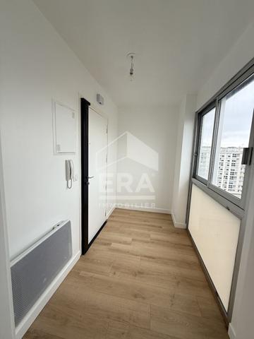 Studio lumineux à louer au 10ème étage à Paris - 1200 €