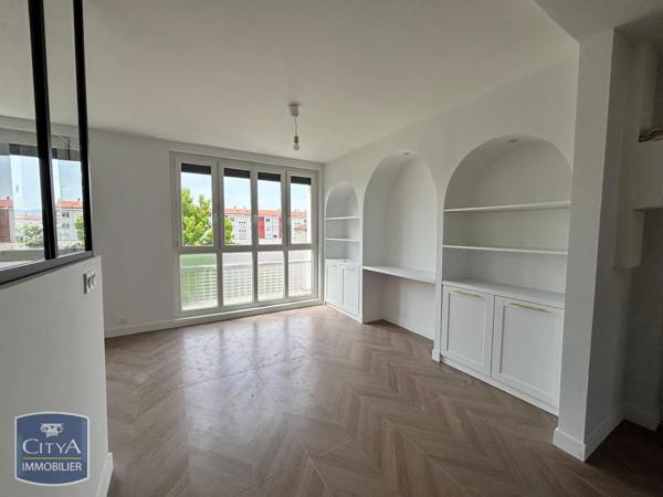 Appartement à louer 2 pièces 47.1m² Tassin-la-Demi-Lune (69160)