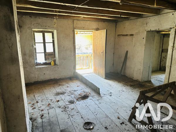 Maison à vendre 20 pièces 400 m² Ruy-Montceau