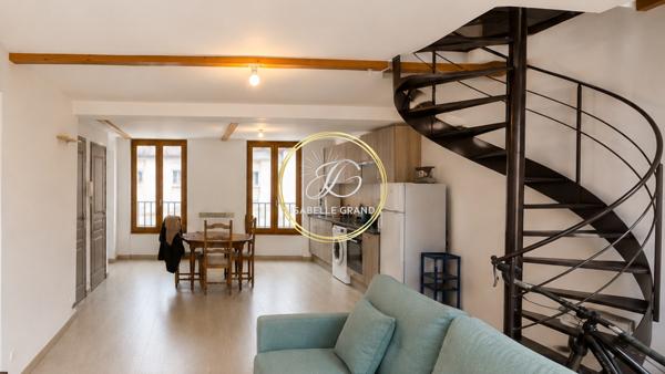 Immeuble
        
        - 195 m² Exclusivité 295 000 € *