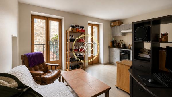 Immeuble
        
        - 195 m² Exclusivité 295 000 € *