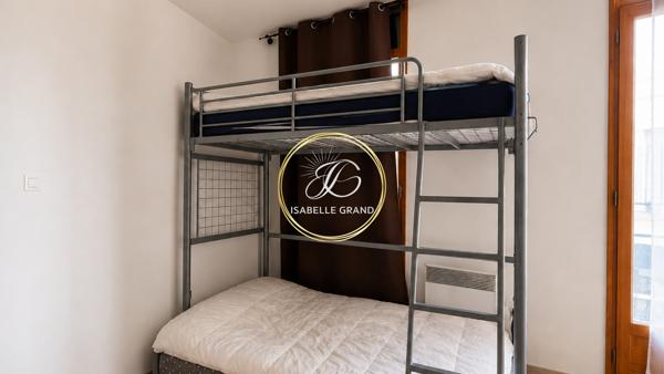 Immeuble
        
        - 195 m² Exclusivité 295 000 € *