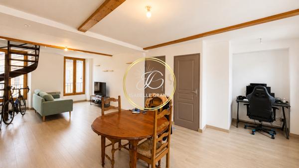 Immeuble
        
        - 195 m² Exclusivité 295 000 € *