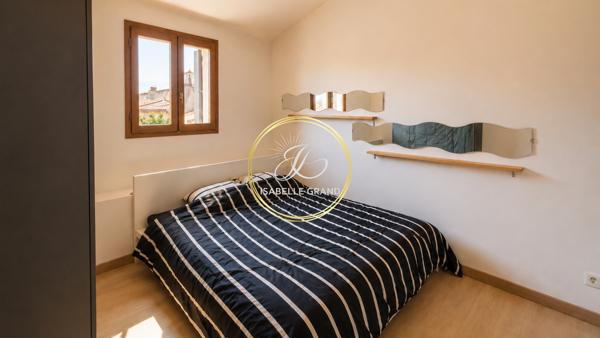 Immeuble
        
        - 195 m² Exclusivité 295 000 € *