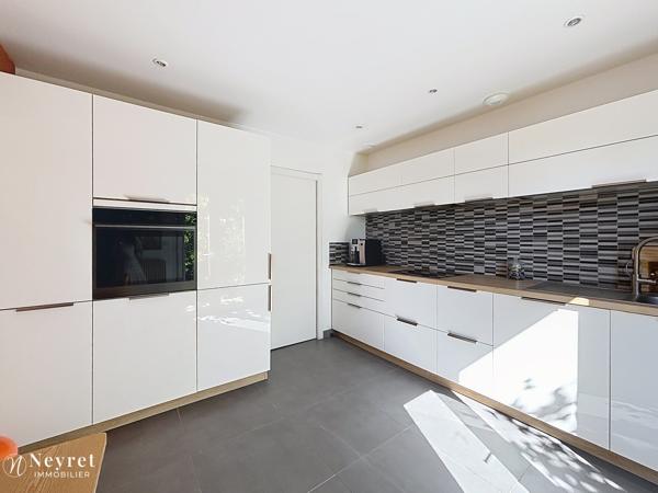 COMMUNAY – Belle maison familiale de 166 m² sur terrain arboré de 800 m²