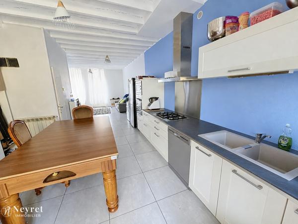 Maison de ville avec terrasse, cour et garage – Rive-de-Gier