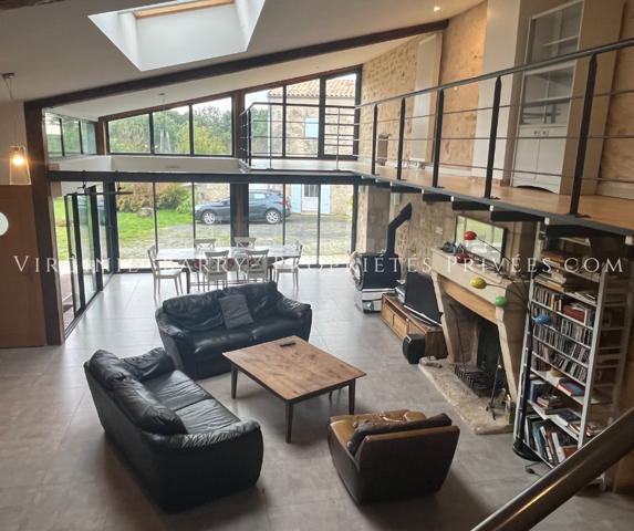 BELLE PROPRIETE AVEC GITE A 15 MINUTES DE ROCHEFORT