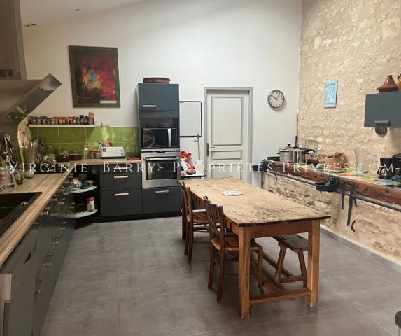 BELLE PROPRIETE AVEC GITE A 15 MINUTES DE ROCHEFORT