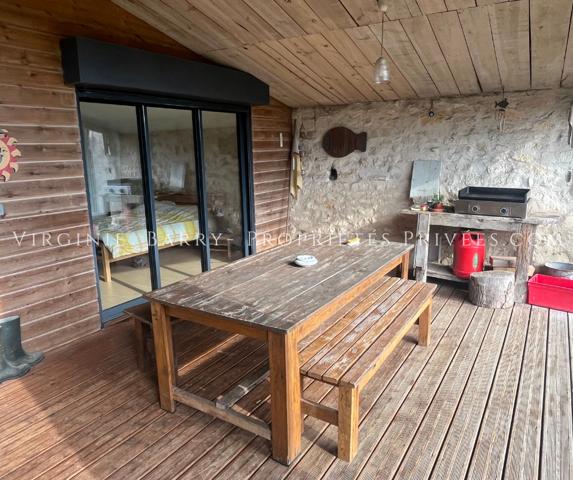 BELLE PROPRIETE AVEC GITE A 15 MINUTES DE ROCHEFORT