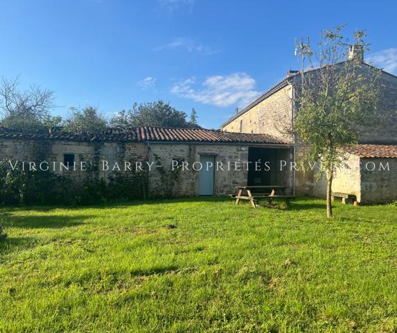 BELLE PROPRIETE AVEC GITE A 15 MINUTES DE ROCHEFORT