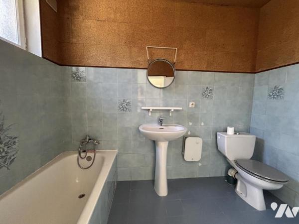 Montélimar, appart. 59m2 hab. avec jardin en rdc situé dans une maison individuelle.