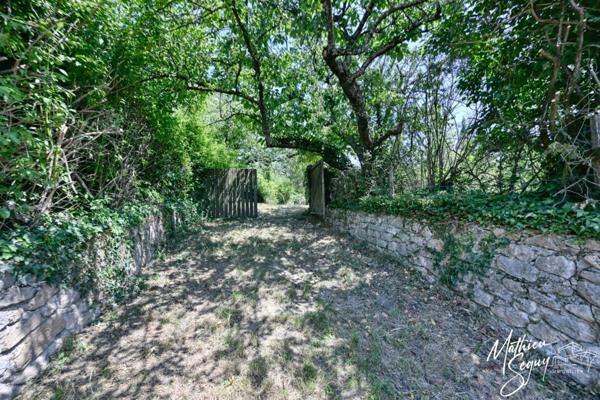 Terrain à bâtir de 909 m² utiles à Millery