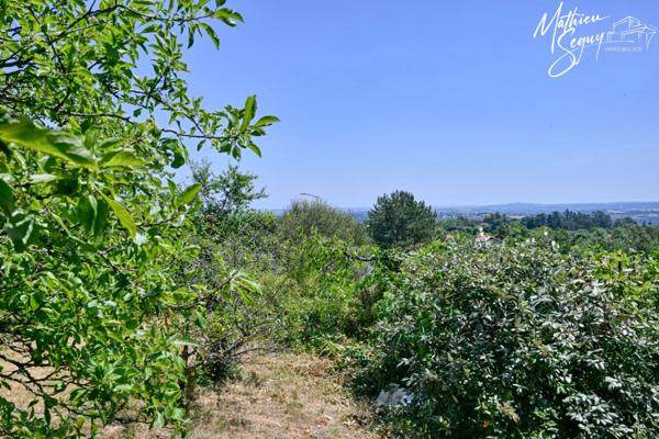 Terrain à bâtir de 909 m² utiles à Millery