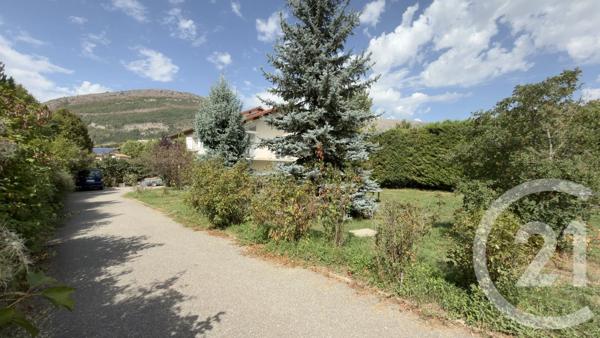 Maison à vendre  10 pièces - 270,48 m 2   LA ROCHE DES ARNAUDS  - 05