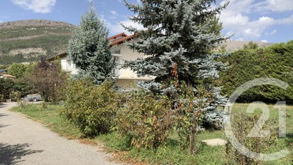 Maison à vendre  10 pièces - 270,48 m 2   LA ROCHE DES ARNAUDS  - 05