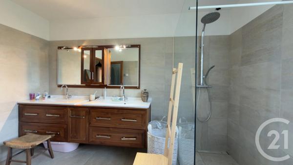 Maison à vendre  10 pièces - 270,48 m 2   LA ROCHE DES ARNAUDS  - 05