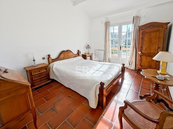 LES PENNES MIRABEAU - EXCLUSIVITE - Maison T5 de 171m2 sur 2067m2 de terrain piscine garage