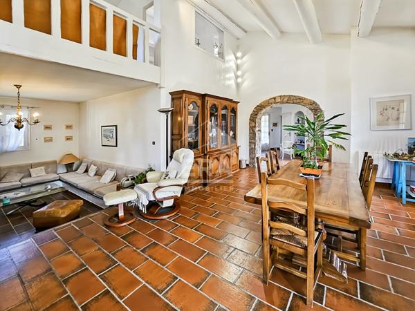 LES PENNES MIRABEAU - EXCLUSIVITE - Maison T5 de 171m2 sur 2067m2 de terrain piscine garage