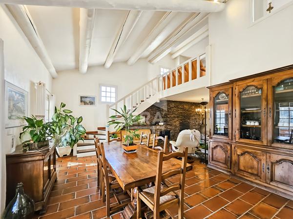 LES PENNES MIRABEAU - EXCLUSIVITE - Maison T5 de 171m2 sur 2067m2 de terrain piscine garage