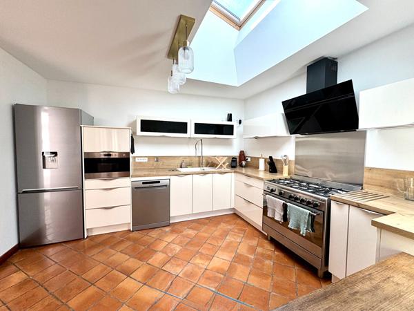 Propriété Rochelaise - 6 pièces - La Rochelle Centre Ville / Porte Royale 936 000 € **  - Référence  JH585ED7