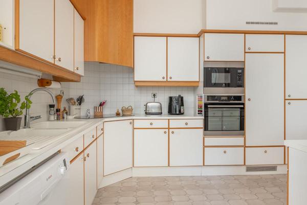 Villa 5 pièce(s) 182.80 m2 + Piscine + 4 terrasses + garage+ Pool House + Abris de jardin