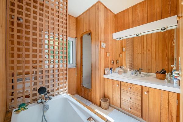 Villa 5 pièce(s) 182.80 m2 + Piscine + 4 terrasses + garage+ Pool House + Abris de jardin