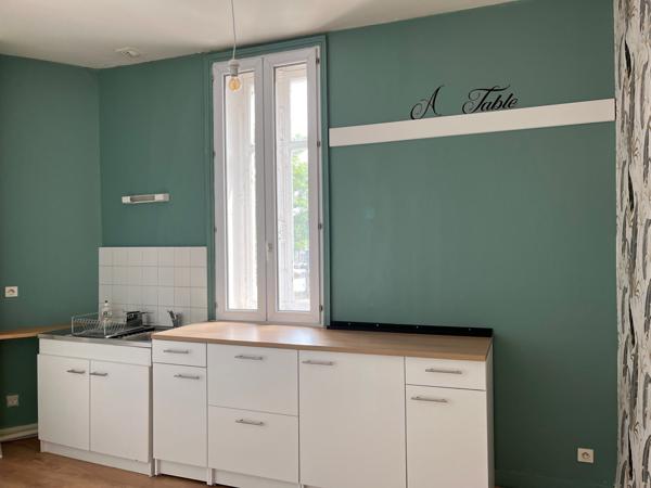 Nantes (44300) NANTES ROND POINT DE PARIS Appartement T2 dans un bel immeuble ancien, 50 m2
