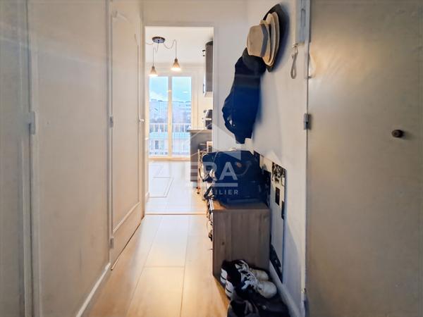 À vendre : Grand T2 de 54 m²  avec Balcon situé au 5eme étages