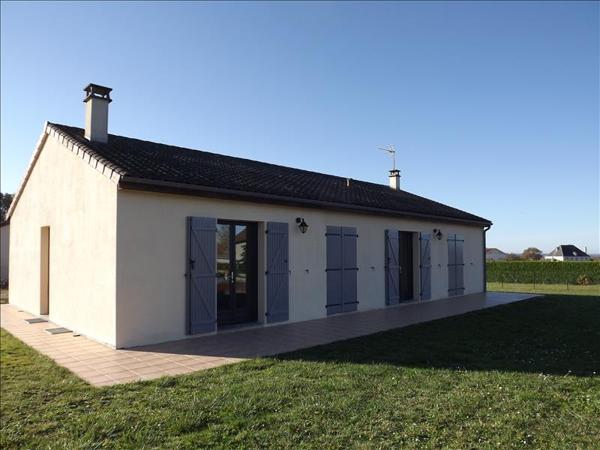 Maison à louer |  ST SULPICE LES FEUILLES |  4 pièces | 83 m²