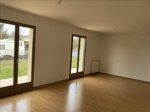 Maison à louer |  ST SULPICE LES FEUILLES |  4 pièces | 83 m²